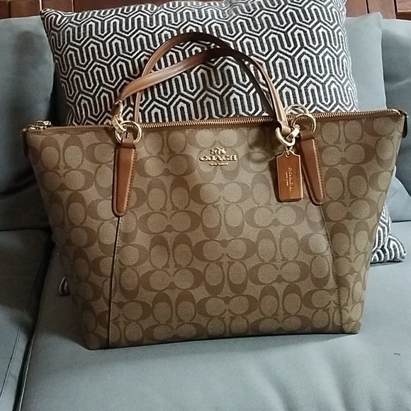 SOLD Coach Tote SOLD - Picture 1 of 4